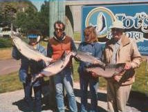 Four people catching Summer Chinook Salmon on the Rogue River with Ron Smith Sportfishing Oregon